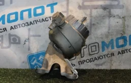 Кронштейн двигателя левый Audi A6 III 4F0199307M 4F2 CCA