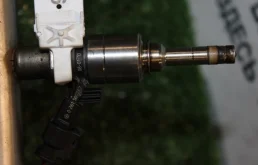 Форсунка топливная Audi A3 II 06H906036F 8PA CDAA