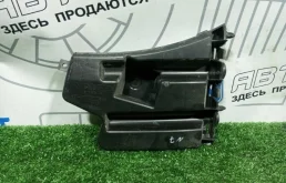 Крепление бампера Volvo V60 30796626 B4164T, переднее правое