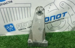 Кронштейн опоры двигателя Mercedes-Benz C-Class A2712232304 W204 271820, правый