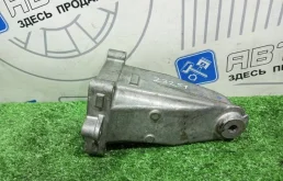 Кронштейн двигателя Mercedes-Benz E-class A2712232304 W212 271860 271.860 M271