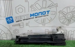 Кронштейн радиатора BMW 1-Series 17117600537 F20 N13B16A, правый