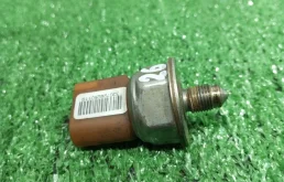 Датчик давления топлива Volkswagen Golf 03C906051H BLG