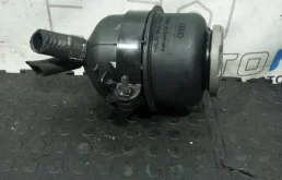 Бачок гидроусилителя Audi A4 4F0422371D B8 CDH