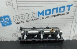 Топливная рейка Audi A6 06E130090F C6 BDX