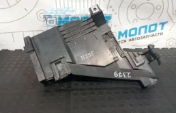 Кронштейн фары Audi A5 2010 89392979 8TA CDNC, правый