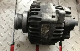 Генератор Renault Megane 2002-2005 8200100907 2 К4М