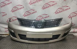 Бампер Nissan Tiida 2007 62022EM00H C11, передний