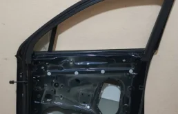 Дверь передняя правая для Audi Q7 2017 года на фотографиях