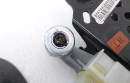 Ремень безопасности передний левый для Kia Rio 2014 года на фотографиях