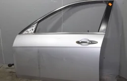 Двери для Honda Accord 2006 года на фотографиях