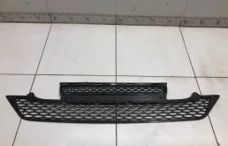 Решетка в бампер центральная передняя Land Rover