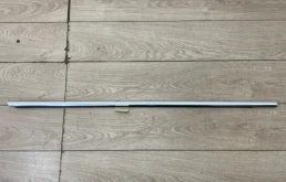 Накладка стекла двери VW Touareg 2 2010-2018 7P