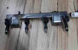 Рампа топливная Mazda 3 6 2006-2013 L3G213150 LF-VE 2.0Л 140-150ЛС