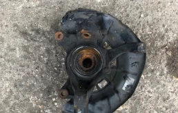 Кулак поворотный Toyota Camry 2012-2017 4321258010 50 55, передний левый