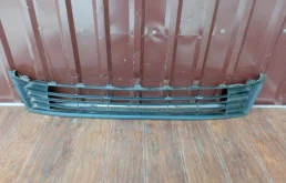 Решетка бампера Toyota Corolla 2013-2018 5311202470 180, передняя
