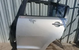 Дверь Kia Sportage 2010-2015 770033W000, задняя левая