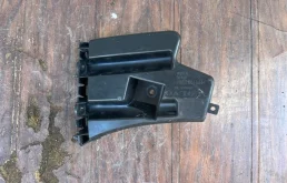 Кронштейн крыла Volvo S60 2010-2013 30796626, передний правый
