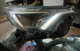 Фара галоген Toyota RAV4 2015-2019 8113042650 40, передняя правая