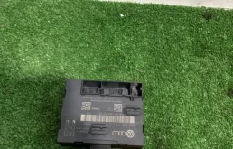 Блок управления дверьми Audi A4 Allroad 2011 8K0959795F B8 CDN, задний