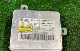 Блок розжига ксенона Audi Q5 2009 8K0941597 8R CDN