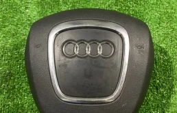 Подушка безопасности в руль Audi A4 2011 8K0880201AG B8 CDN