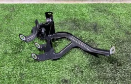 Кронштейн крыла BMW 5 2011 41357207209 F11 N20B20B, левый