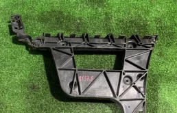 Кронштейн заднего бампера правый Audi A4 2008 8K9807454 B8 CDH