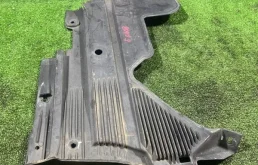 Защита антигравийная Audi A4 2012 8K0825216G B8 CDN, задняя правая