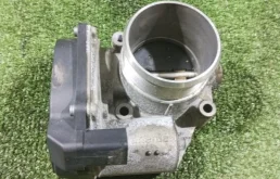 Заслонка дроссельная Audi a4 2013 06F133062J B8 CDN