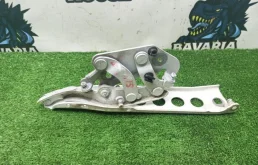 Петля капота правая Audi A8 2011 4H0823302D D4 CGW