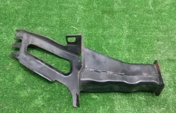 Кронштейн усилителя переднего бампера Volvo XC60 2011 31329436 B4204T6, правый