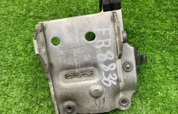 Кронштейн радиатора левый BMW 5 2010 51117186513 F10 N52B30AF