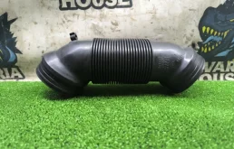 Патрубок воздушного фильтра volkswagen Passat 2009 1K0129684L B6 BZB