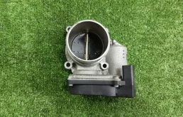 Заслонка дроссельная Audi A5 2010 06F133062J 8T CDN