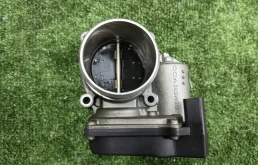 Заслонка дроссельная volkswagen Passat CC 2009 06F133062J 358 CAW