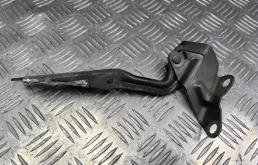 Петля капота Mazda 3 2007 B32H52420A BK LF-VE, левая