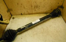 Полуось передняя правая (приводной вал, ШРУС) Volkswagen Passat Passat B6 (3C) 2005-2010 2007 2,0 TDi Дизель МКПП 6ст. Седан.
