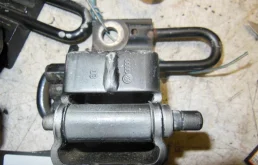 Петля двери передней левой Audi A6 A6 C6 (4F) 2004-2008 2006 2,7 TDi Дизель АКПП Седан.