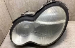 Фара левая Mercedes C (W203) 2000-2004  2003 1,8 компр. Бензин АКПП Седан.