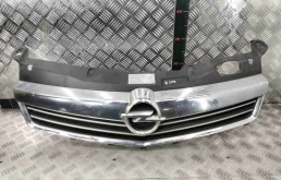 Решетка радиатора Opel Astra Astra H 2007-2010 рестайлинг 2010 1,7 CDTi Дизель МКПП 6ст. Универсал.