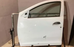 Дверь передняя левая Dacia Sandero Sandero II (B52) 2013-2020 2015 1,2 i Бензин МКПП 5ст. Хэтчбек 5дв.
