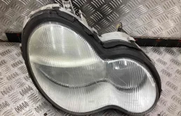 Фара правая Mercedes C (W203) 2000-2004  2003 1,8 компр. Бензин МКПП 6ст. Седан.