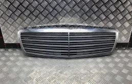 Решетка радиатора Mercedes E (W211) 2002-2006  2003 2,2 CDi Дизель АКПП Седан.