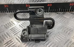 Петля двери передней правой Volkswagen Golf Golf IV (1J) 1997-2004 1999 1,6 i Бензин МКПП Хэтчбек 3дв.