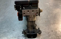 Блок ABS для Suzuki Grand Vitara на фотографиях