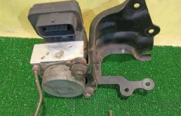 Блок ABS (насос) Toyota Corolla E15 2006