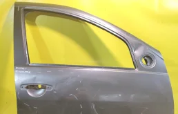 Дверь передняя правая Renault Duster 2010