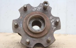 Ступица колеса задняя правая для Mitsubishi Pajero на фотографиях