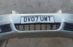 Бампер передний для Opel Zafira 2007 года на фотографиях